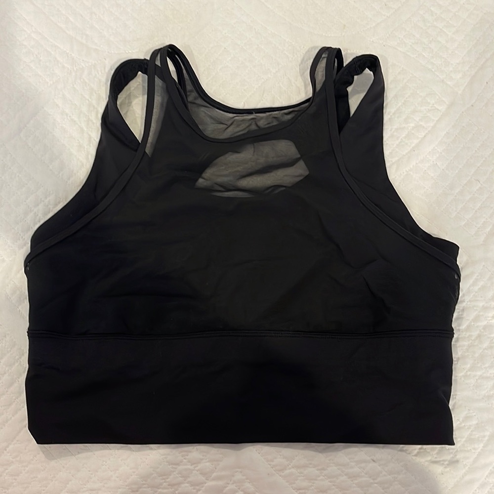 Lululemon black cropped workout top